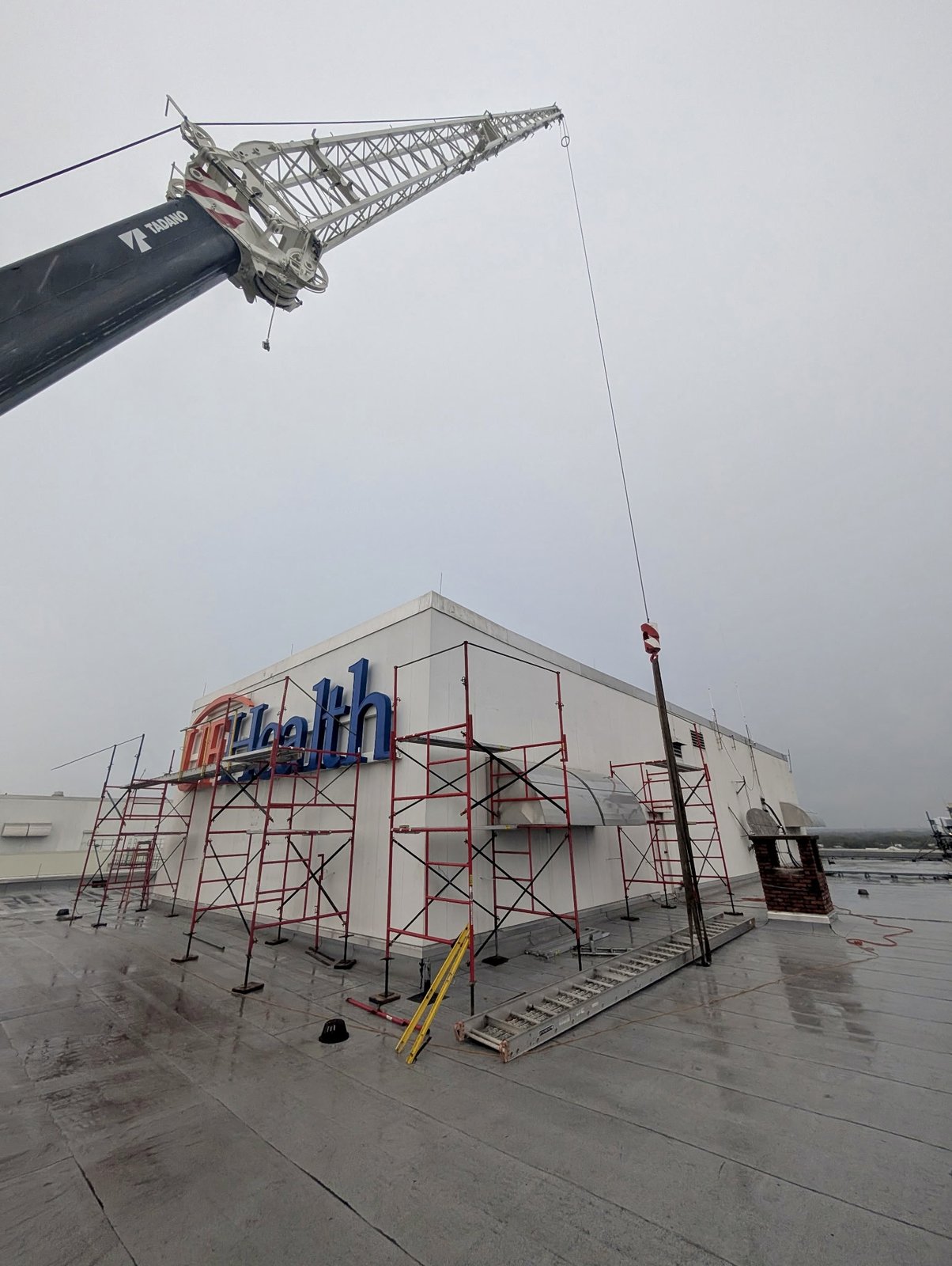 Crane rigging operation